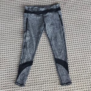 Lululemon size 8 leggings.